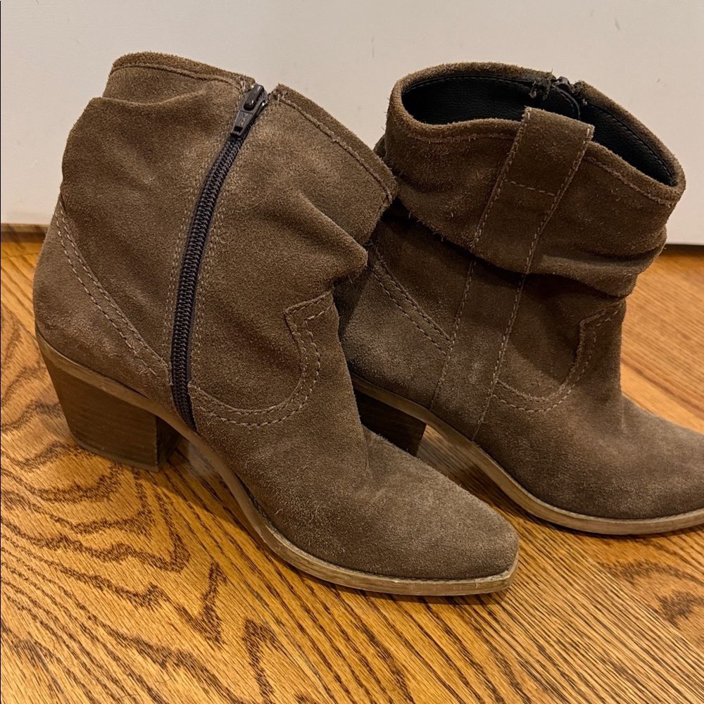Steve Madden Slouchy Brown Suede Pointed Toe Ankle Boots